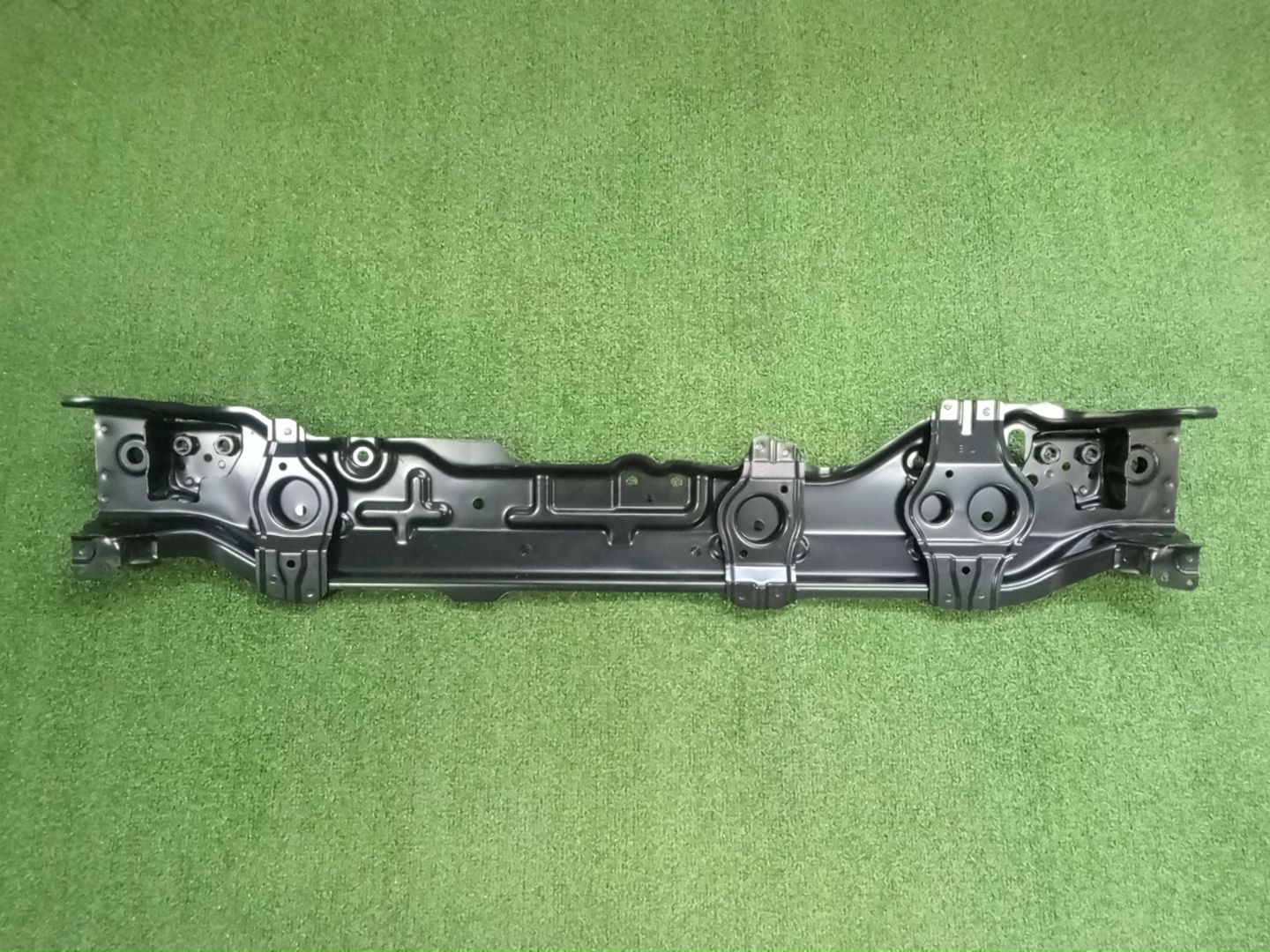 Планка телевизора передняя HONDA FIT GR4 04603-TZB-300ZZ 2 ракурс
