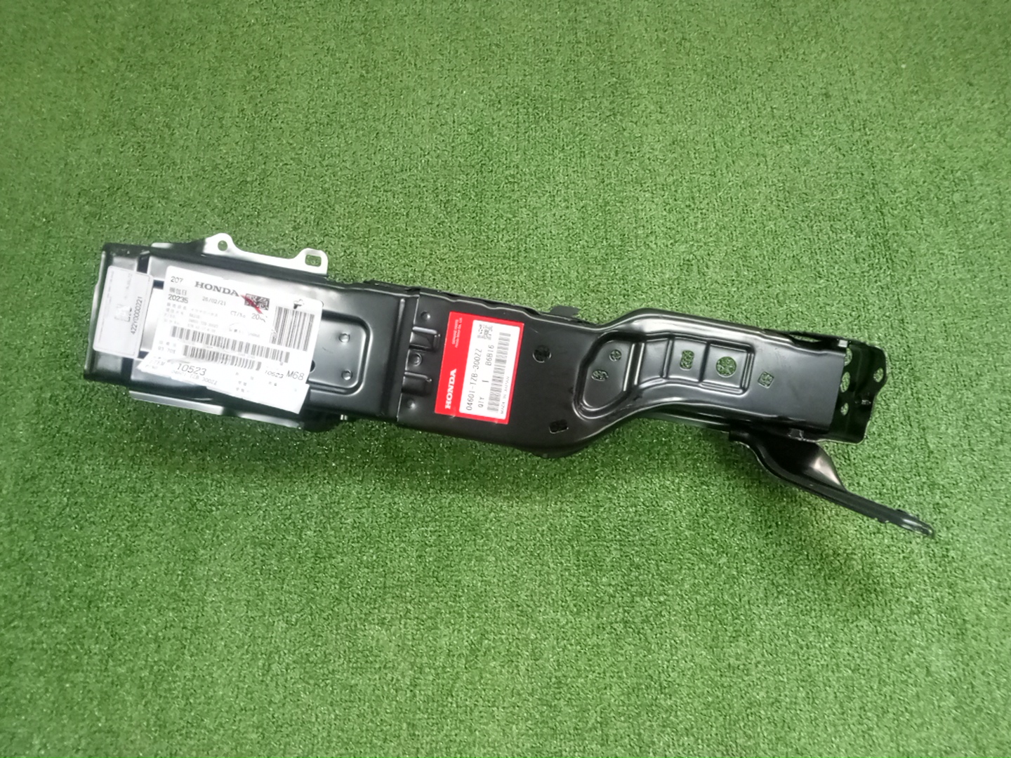 Планка телевизора правая передняя HONDA FIT GR4 04601-TZB-300ZZ 2 ракурс