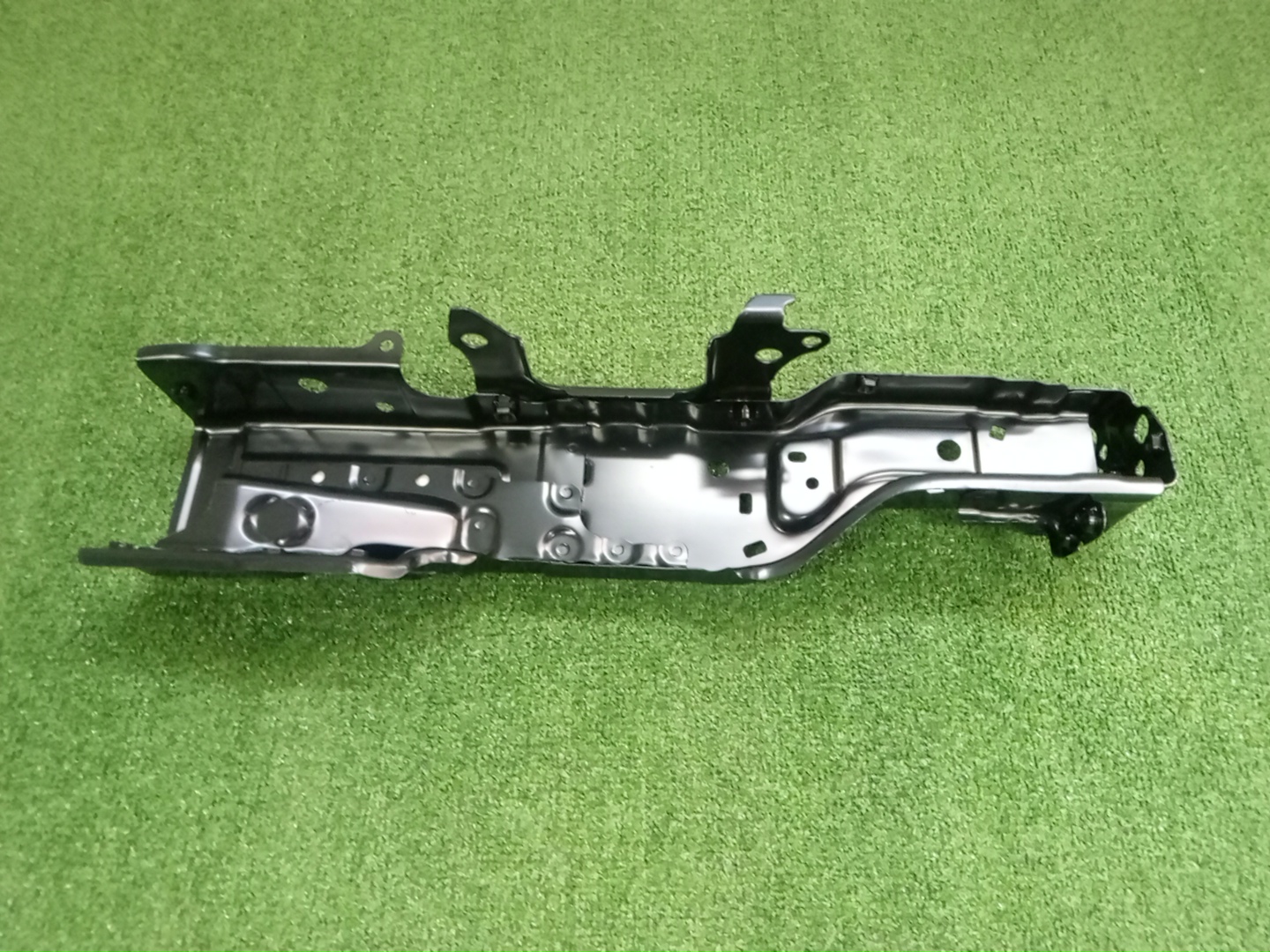 Планка телевизора левая передняя HONDA FIT GR4 04611-TZB-300ZZ 3 ракурс