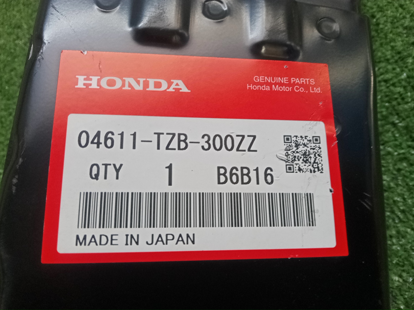 Планка телевизора левая передняя HONDA FIT GR4 04611-TZB-300ZZ 4 ракурс