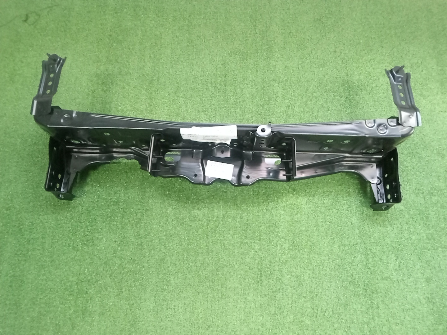 Планка телевизора TOYOTA YARIS GXPA16 G16E-GTS 53205-52200 2 ракурс