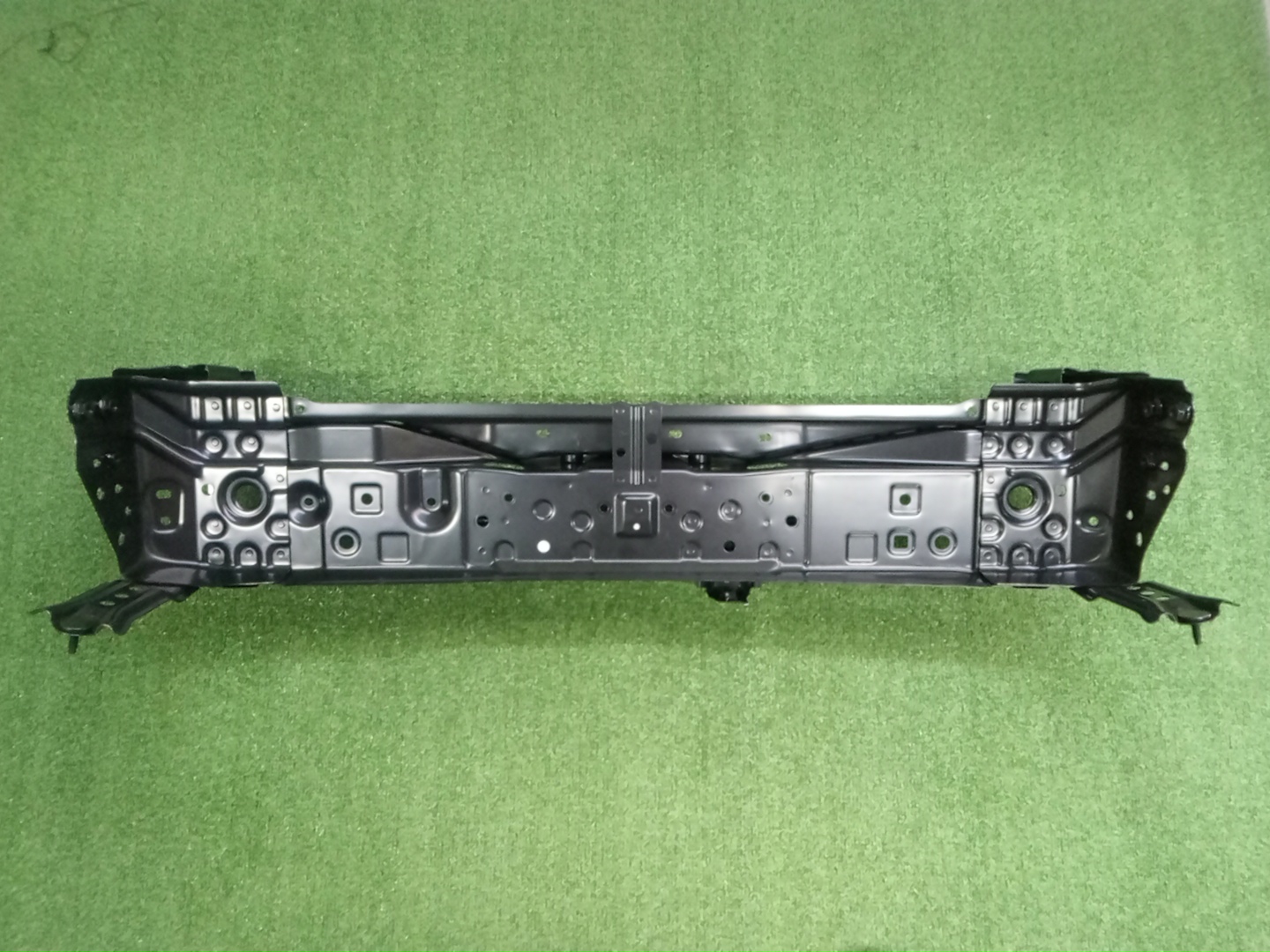 Планка телевизора TOYOTA YARIS GXPA16 G16E-GTS 53205-52200 3 ракурс