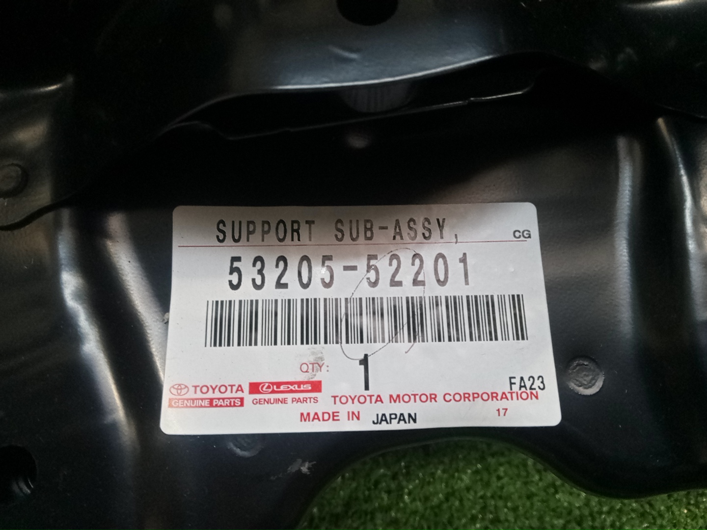 Планка телевизора TOYOTA YARIS GXPA16 G16E-GTS 53205-52200 4 ракурс