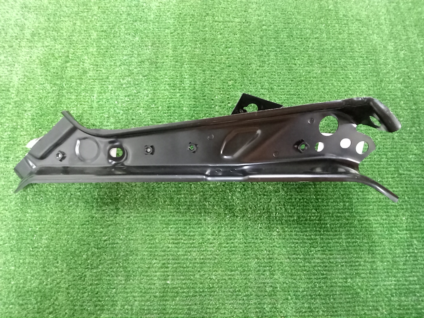 Планка телевизора левая передняя NISSAN X-TRAIL SNT33 62513-6RA0A 3 ракурс