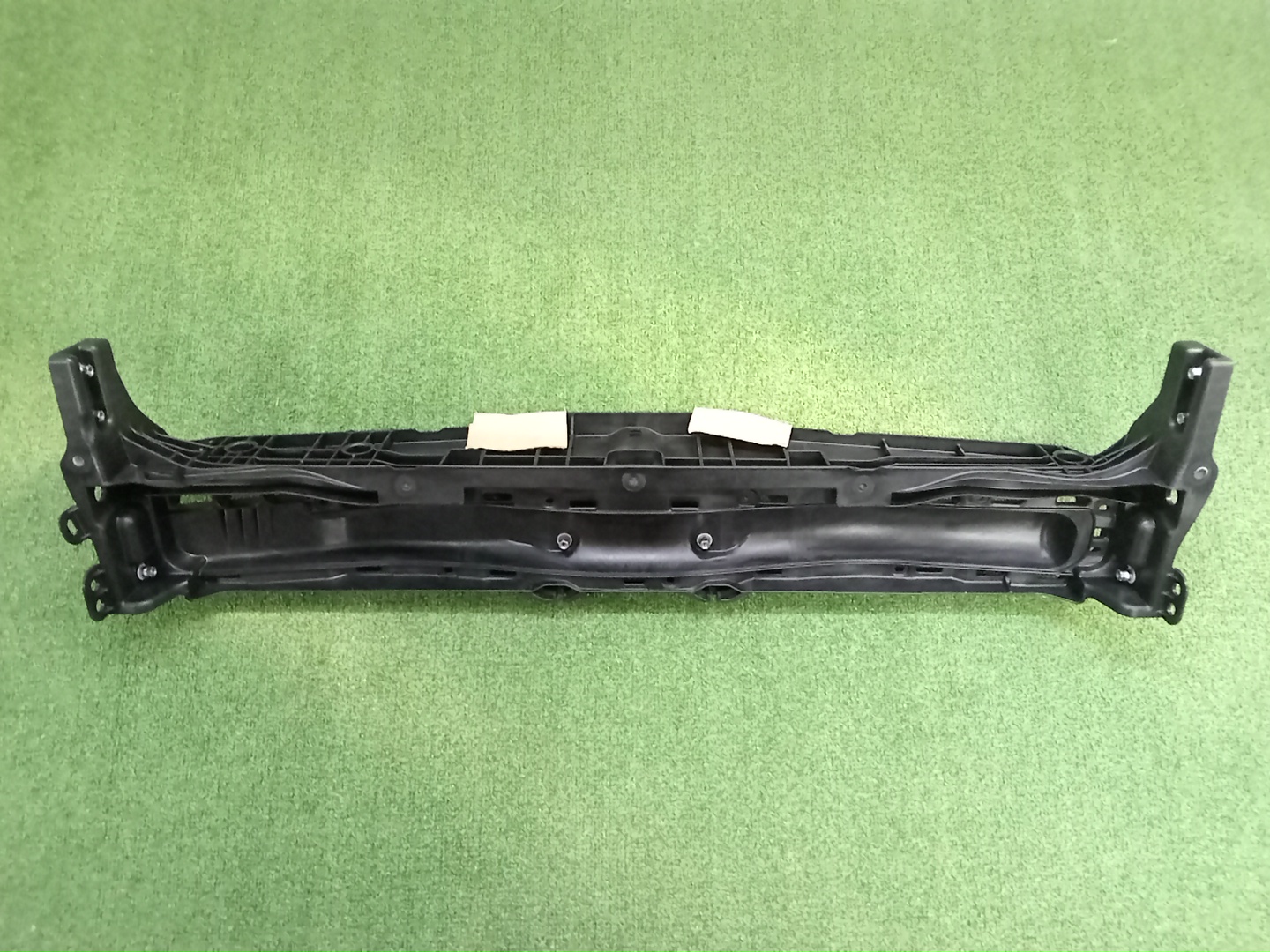 Планка телевизора TOYOTA YARIS KSP210 53213-K0010 4 ракурс