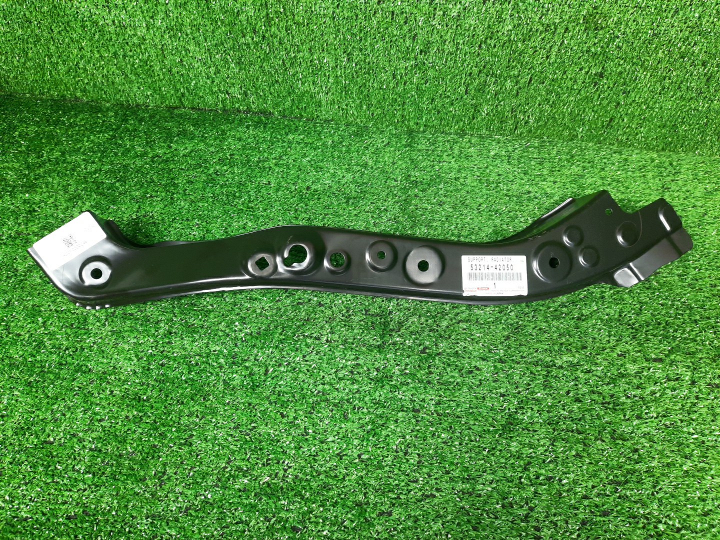 Планка телевизора левая TOYOTA RAV4 MXAA54 53214-42050 1 ракурс