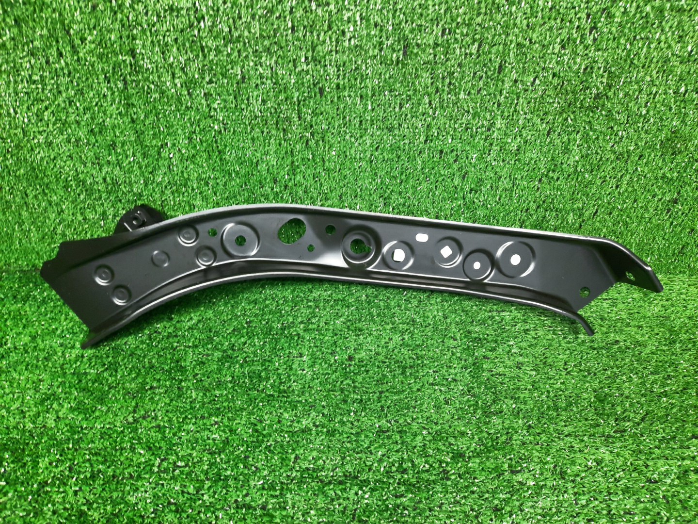Планка телевизора правая TOYOTA CAMRY AXVH70 53213-33902 2 ракурс
