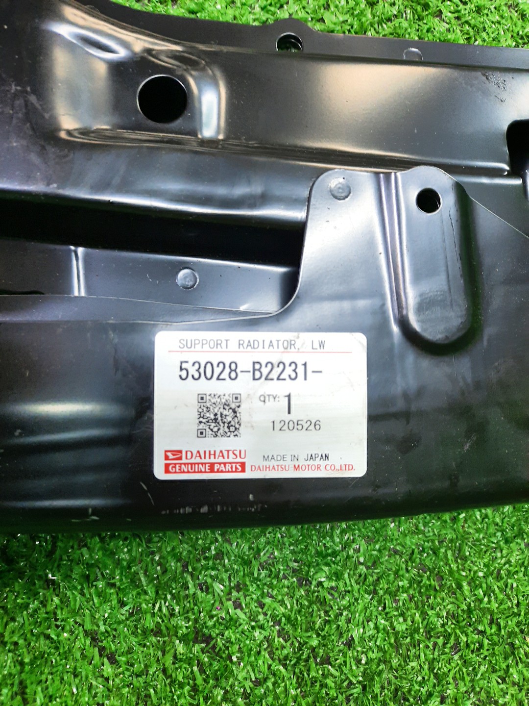 Планка телевизора передняя DAIHATSU MOVE LA100S 53028-B2230 3 ракурс