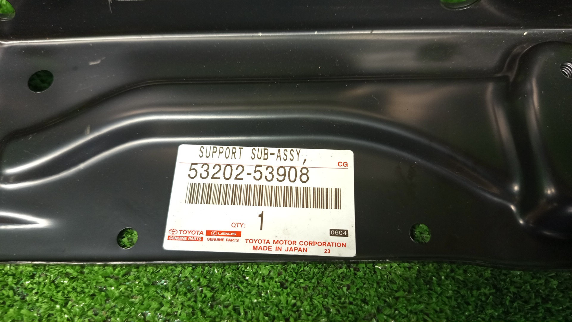 Планка телевизора правая LEXUS IS300H AVE30 53202-53907 3 ракурс