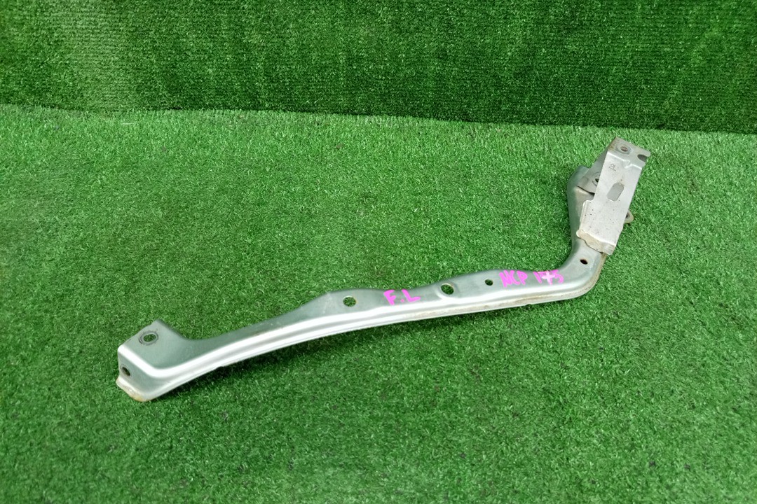 Планка телевизора TOYOTA SIENTA NCP175G 3 ракурс
