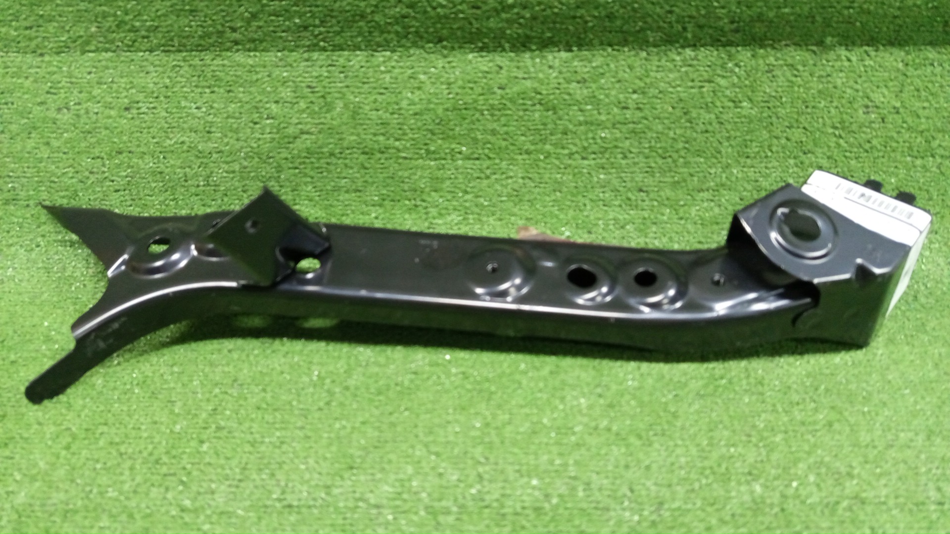 Планка телевизора правая NISSAN SERENA FC28 62512-7DA0A 1 ракурс