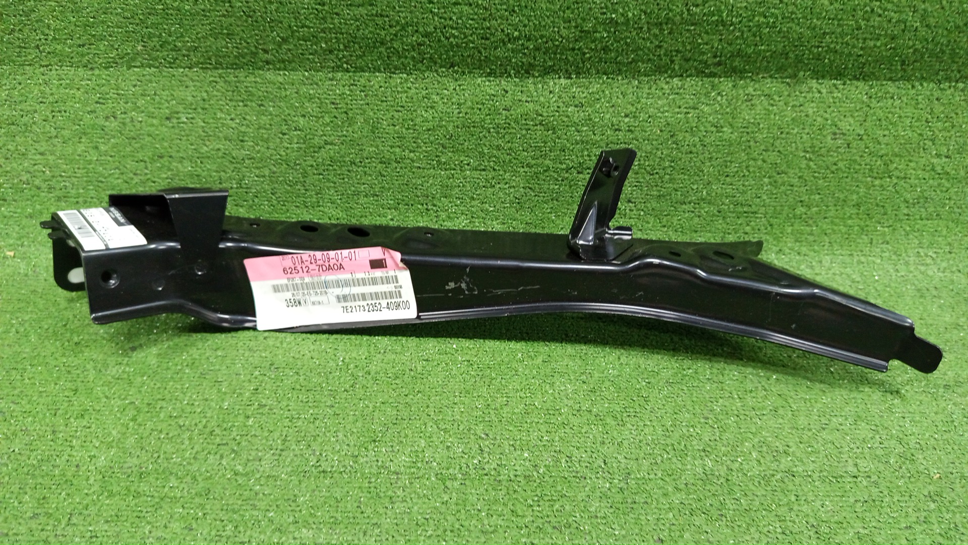 Планка телевизора правая NISSAN SERENA FC28 62512-7DA0A 2 ракурс