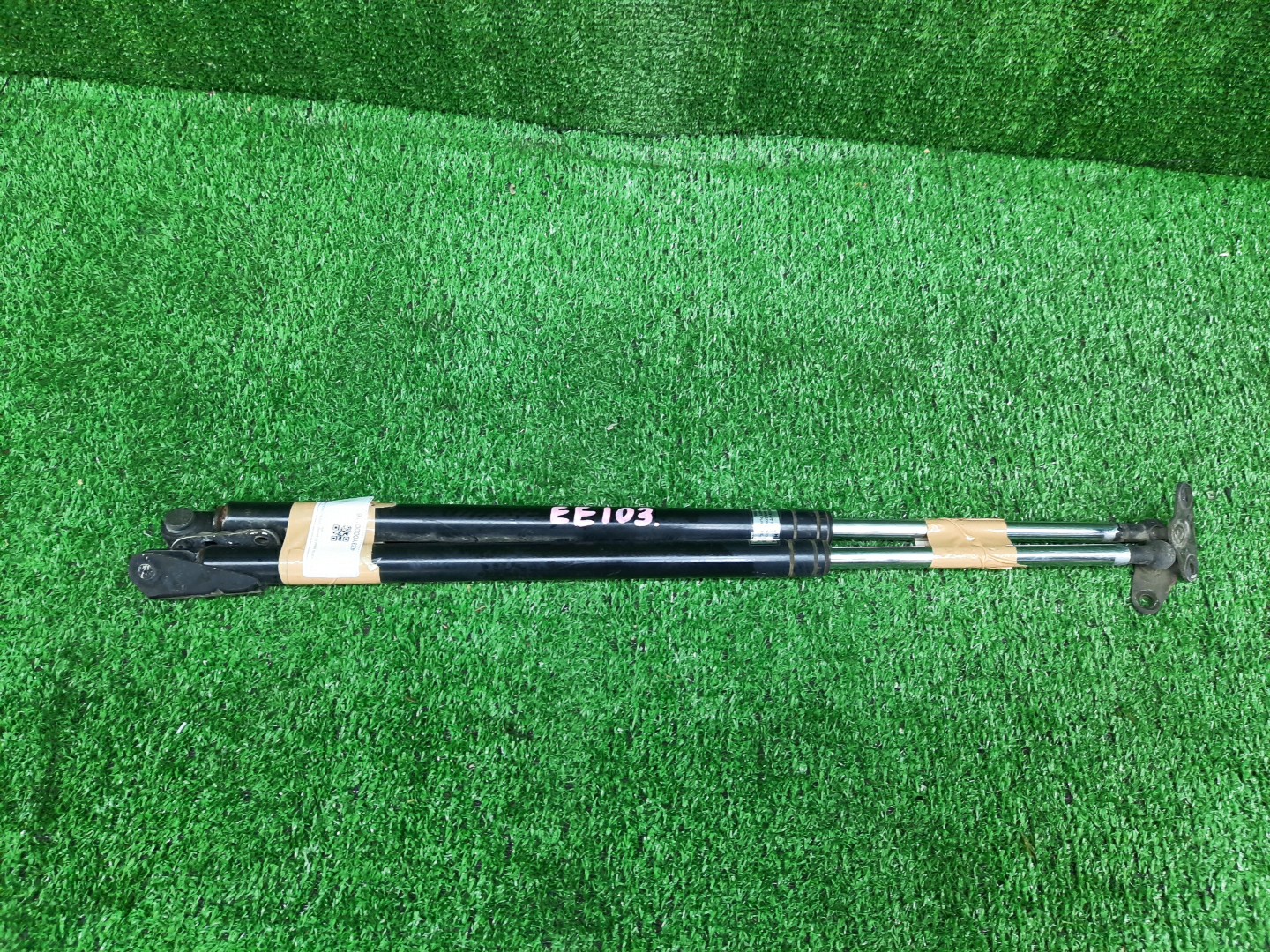 Амортизатор двери TOYOTA COROLLA EE103 1 ракурс