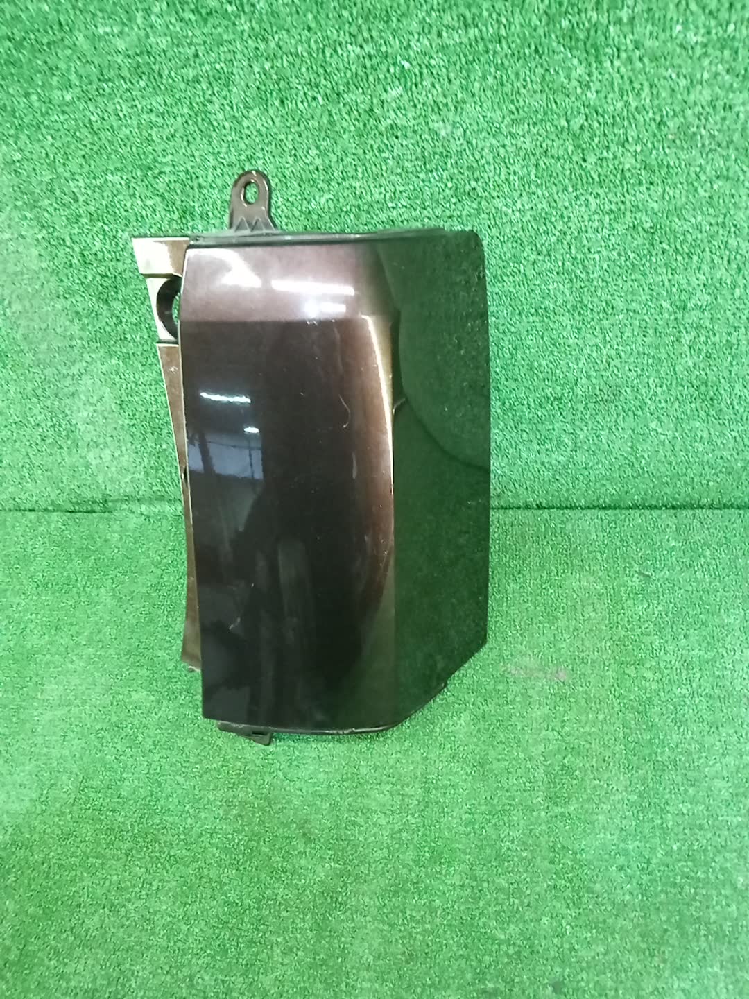 Планка под стоп правая задняя NISSAN SERENA C27 85230-5TA0H 1 ракурс