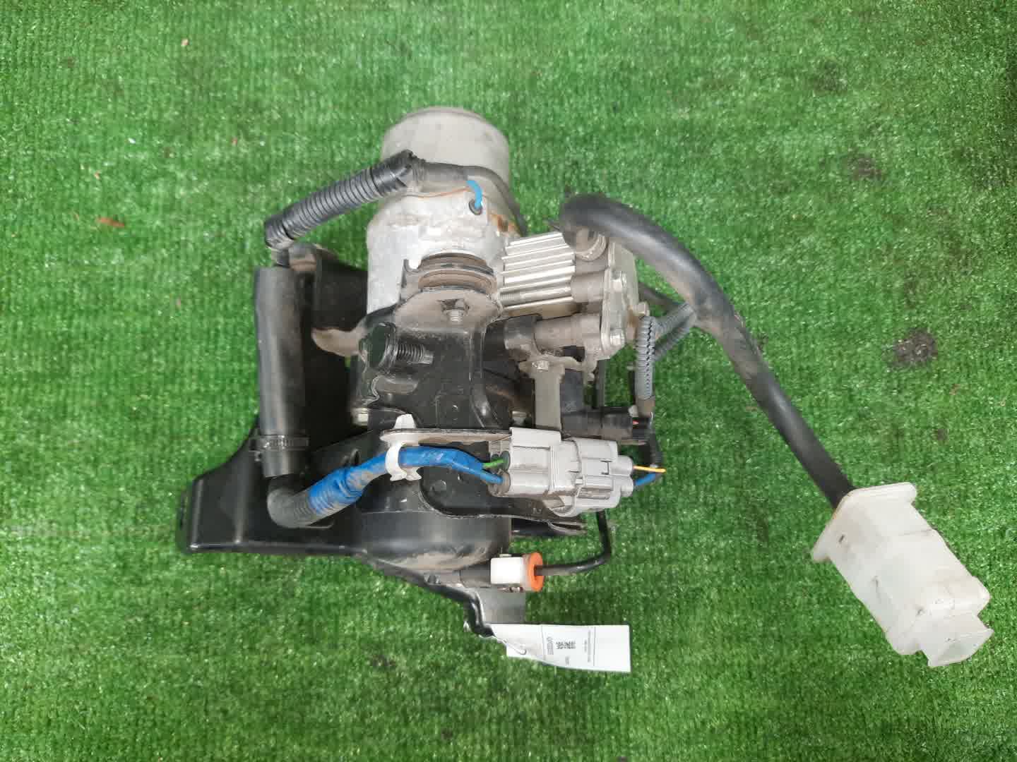 Компрессор подвески LEXUS LS460 USF40 7A240067 1 ракурс