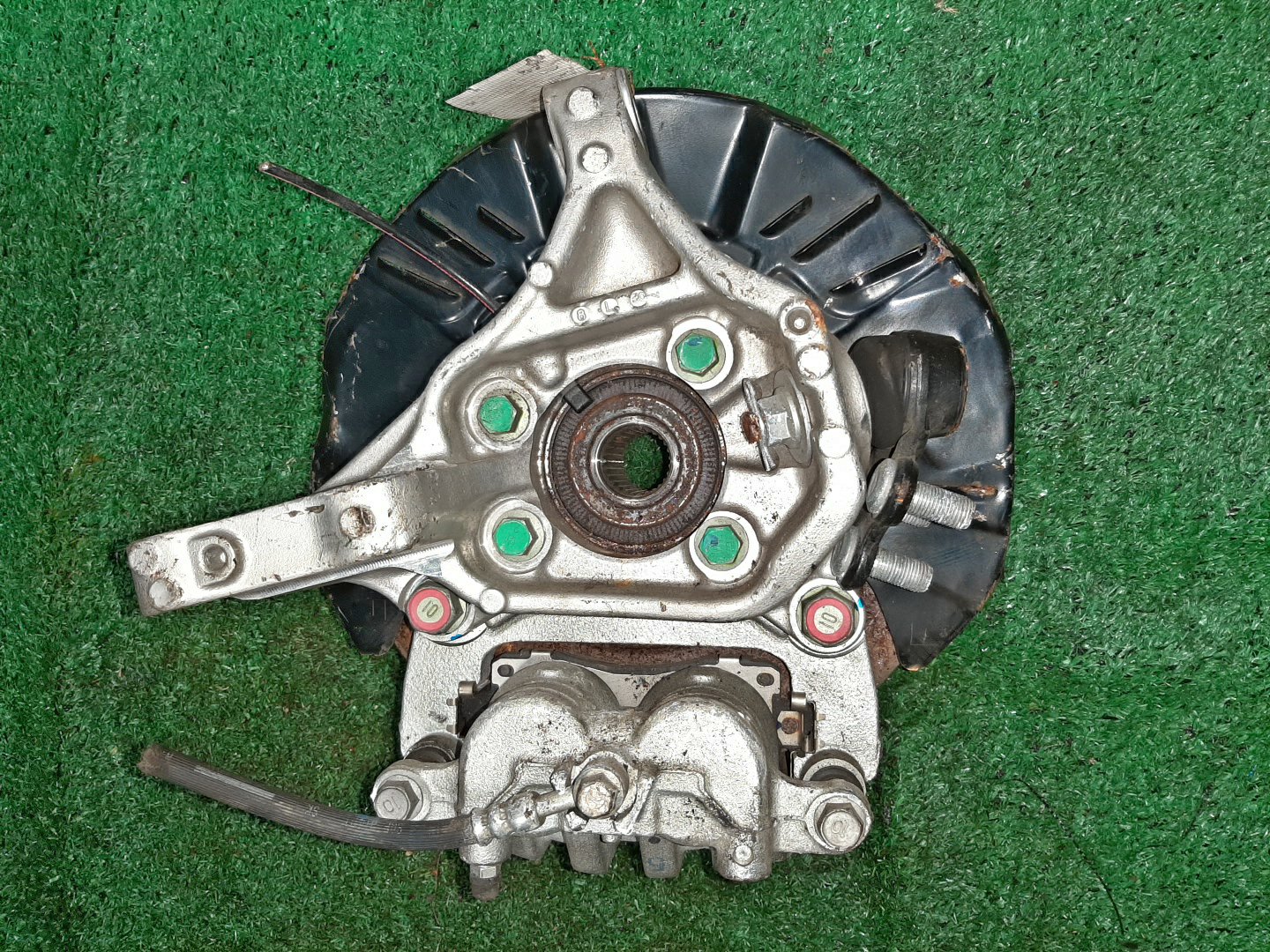 Ступица левая передняя SUBARU IMPREZA GK6, GK7, GK3, GK2, GT3, GT2, GT6, GT7 FB16, FB20 3 ракурс