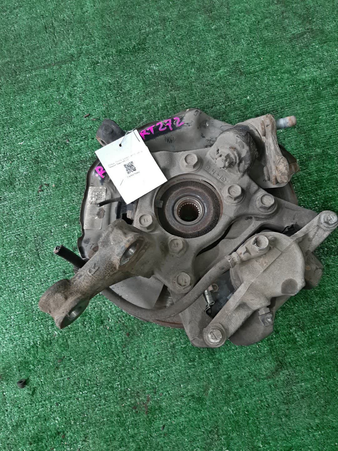 Ступица правая передняя TOYOTA AVENSIS ZRT272 3ZR-FAE 3 ракурс