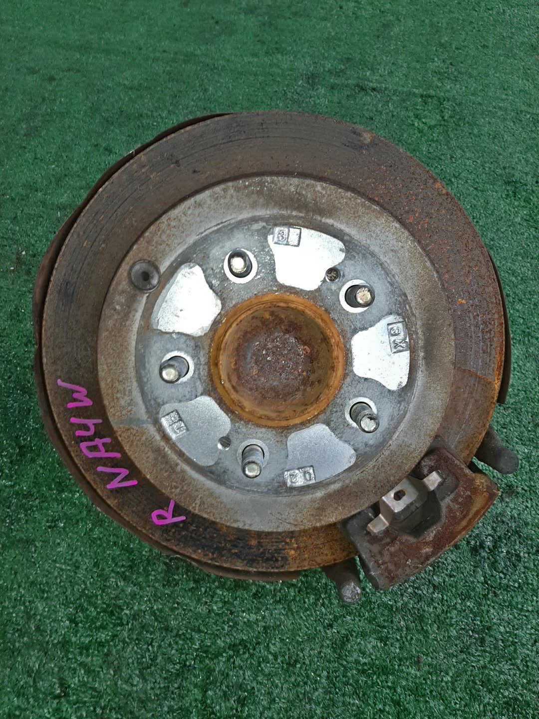 Ступица правая задняя MITSUBISHI GRANDIS NA4W 4G69 1 ракурс