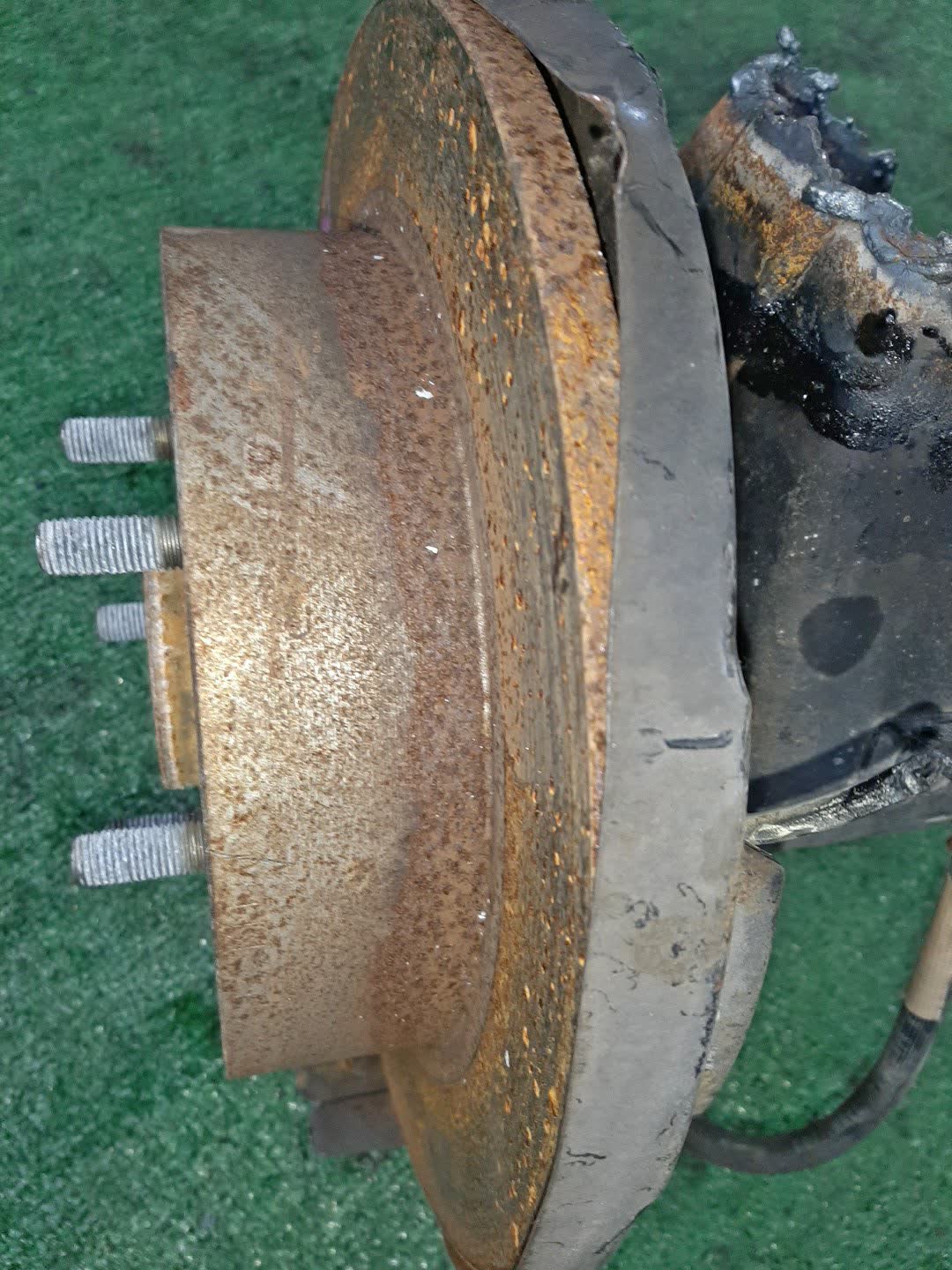 Ступица левая задняя MITSUBISHI GRANDIS NA4W 4G69 2 ракурс