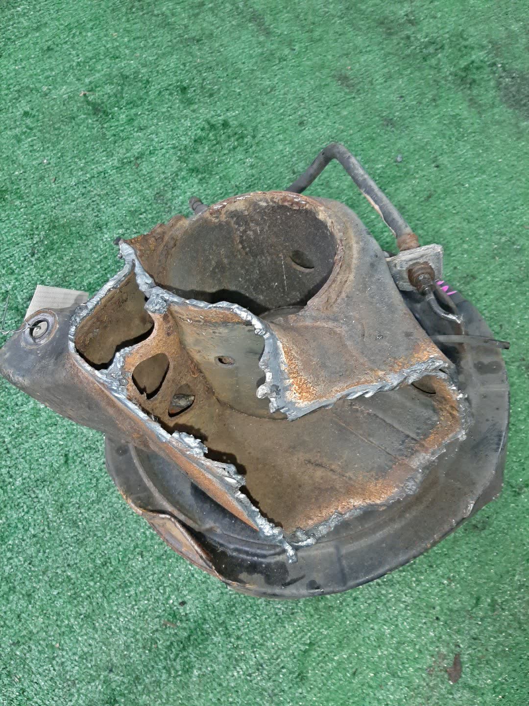 Ступица левая задняя MITSUBISHI GRANDIS NA4W 4G69 3 ракурс