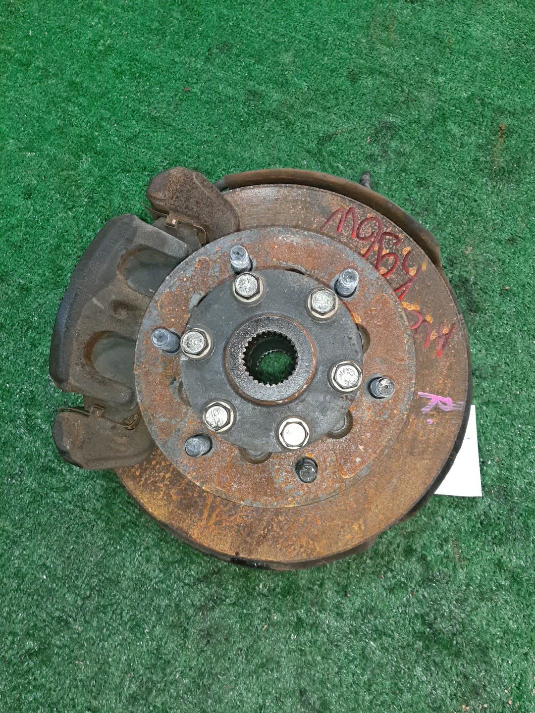 Ступица правая передняя  MITSUBISHI CHALLENGER K96W 6G74 1 ракурс