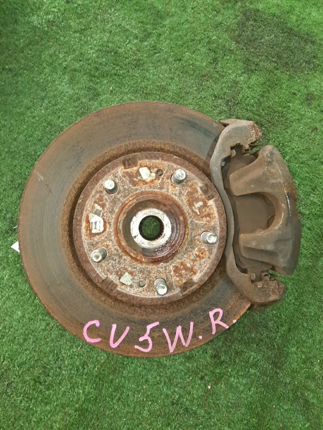 Ступица правая передняя MITSUBISHI AIRTREK CU2W, CU4W, CU5W 4G63, 4G64, 4G69 1 ракурс