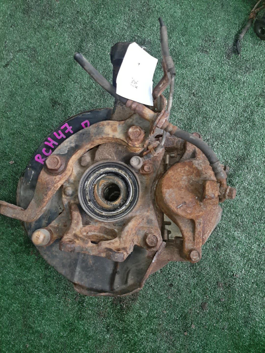 Ступица правая передняя TOYOTA GRANVIA, GRAND HIACE, HIACE, HIACE REGIUS VCH16W, KCH16W, LH188K, LH129V, KZH138V, KZH106G, LH107G, LH119V, KZH116G, KZH126G, LH178V, LH109, LH168V, KCH46G, RCH47W, KCH46W 5VZ-FE, 1KZ-TE, 5L, 3L, 3RZ-FE 3 ракурс