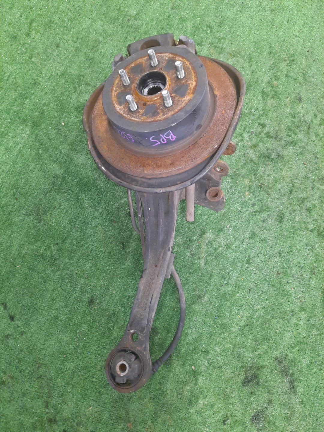 Ступица левая задняя SUBARU LEGACY, OUTBACK, LEGACY B4 BL5, BP5, BLE, BL9, BP9, BPE EJ20DE, EJ20T, EJ20E, EZ30DE, EJ25E 1 ракурс Ступица левая задняя SUBARU LEGACY, OUTBACK, LEGACY B4 BL5, BP5, BLE, BL9, BP9, BPE EJ20DE, EJ20T, EJ20E, EZ30DE, EJ25E 1 ракурс