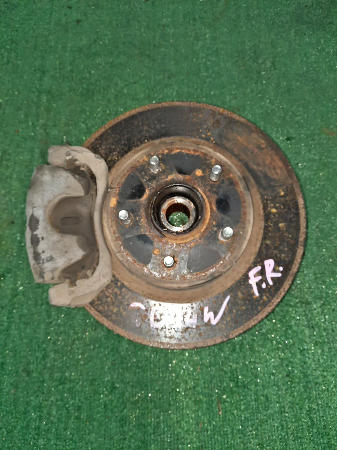 Ступица правая передняя SUZUKI ESCUDO, GRAND VITARA TA74W, TDB4W, TD94W, TD54W, TDA4W, TD54, TAA4V, JT M16A, N32A, H27A, J20A, J24B 1 ракурс