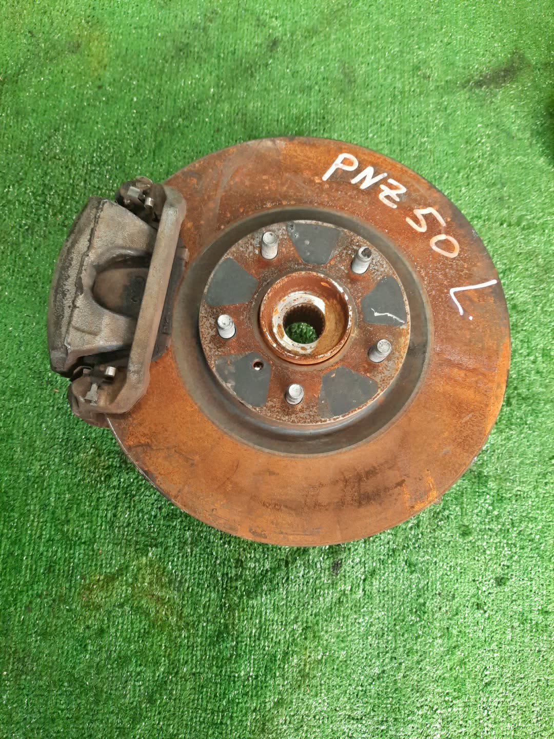 Ступица левая передняя  NISSAN MURANO Z50, TZ50, PNZ50, PZ50 VQ35DE, QR25DE 1 ракурс