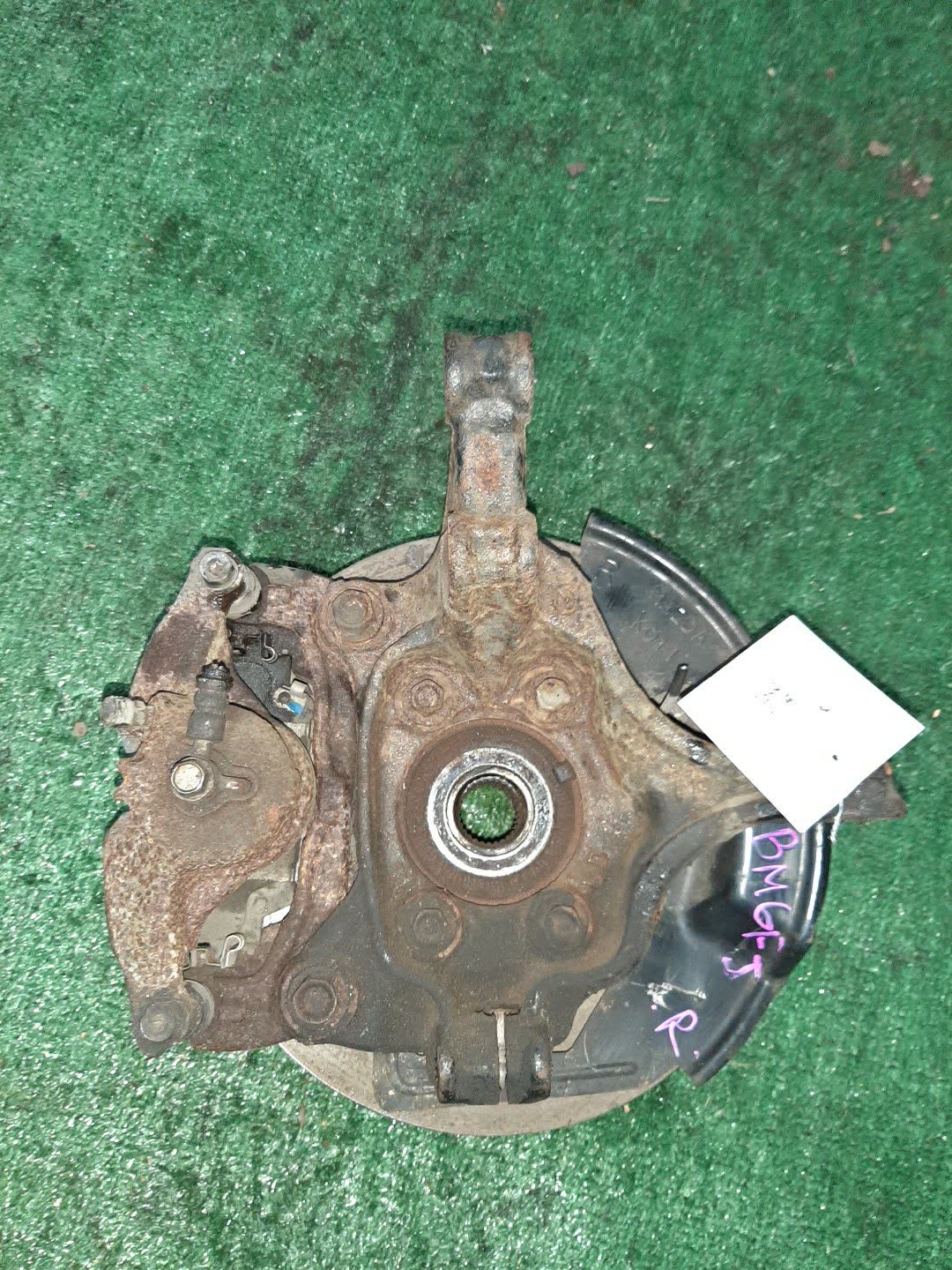 Ступица правая передняя MAZDA AXELA BM6FJ Z6 2 ракурс Ступица правая передняя MAZDA AXELA BM6FJ Z6 2 ракурс
