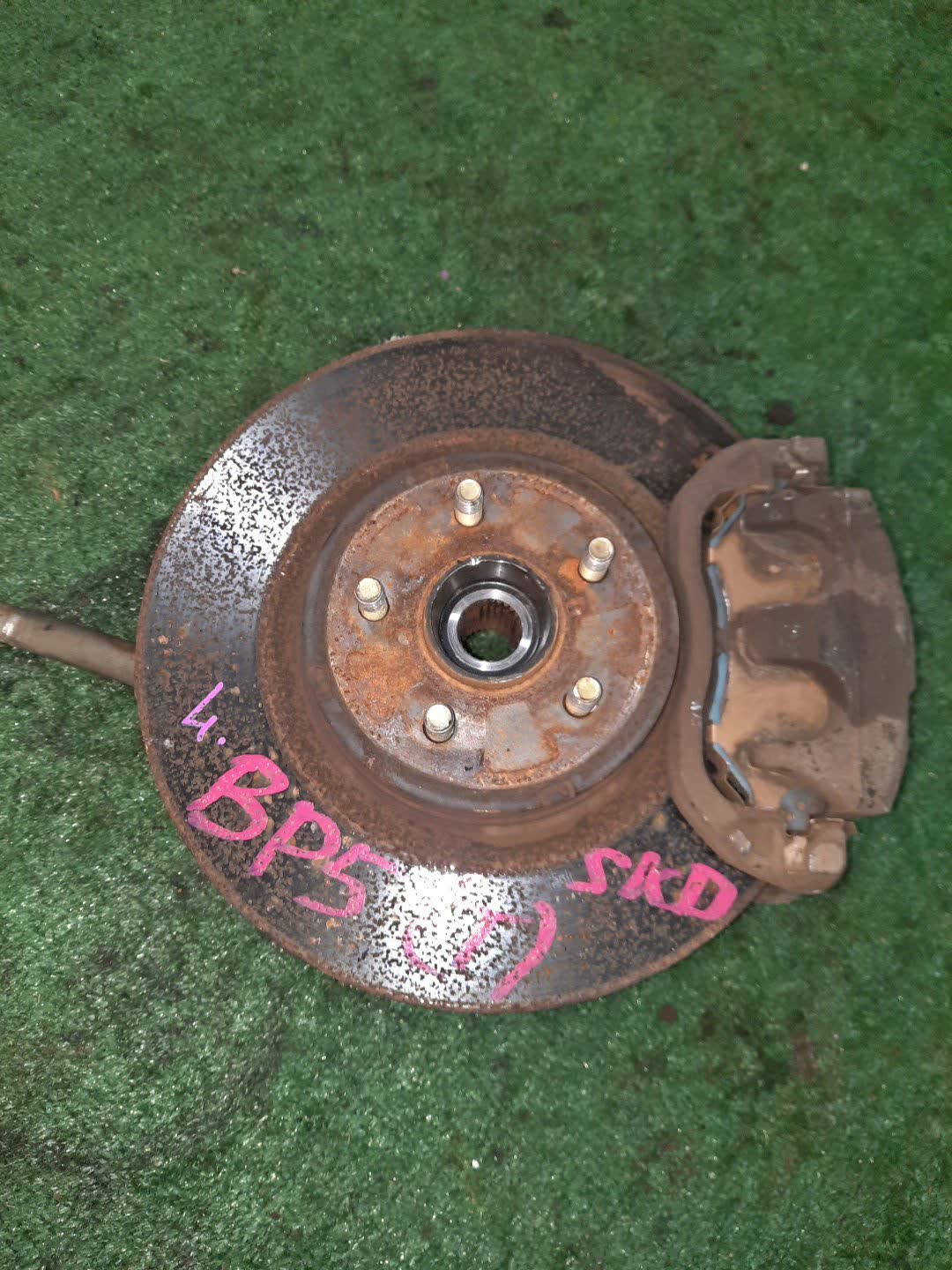Ступица левая передняя SUBARU LEGACY, OUTBACK, LEGACY B4 BL5, BP5, BPE, BLE, BL9, BP9 EJ20DE, EJ20T, EJ20E, EZ30DE, EJ25E 1 ракурс Ступица левая передняя SUBARU LEGACY, OUTBACK, LEGACY B4 BL5, BP5, BPE, BLE, BL9, BP9 EJ20DE, EJ20T, EJ20E, EZ30DE, EJ25E 1 ракурс