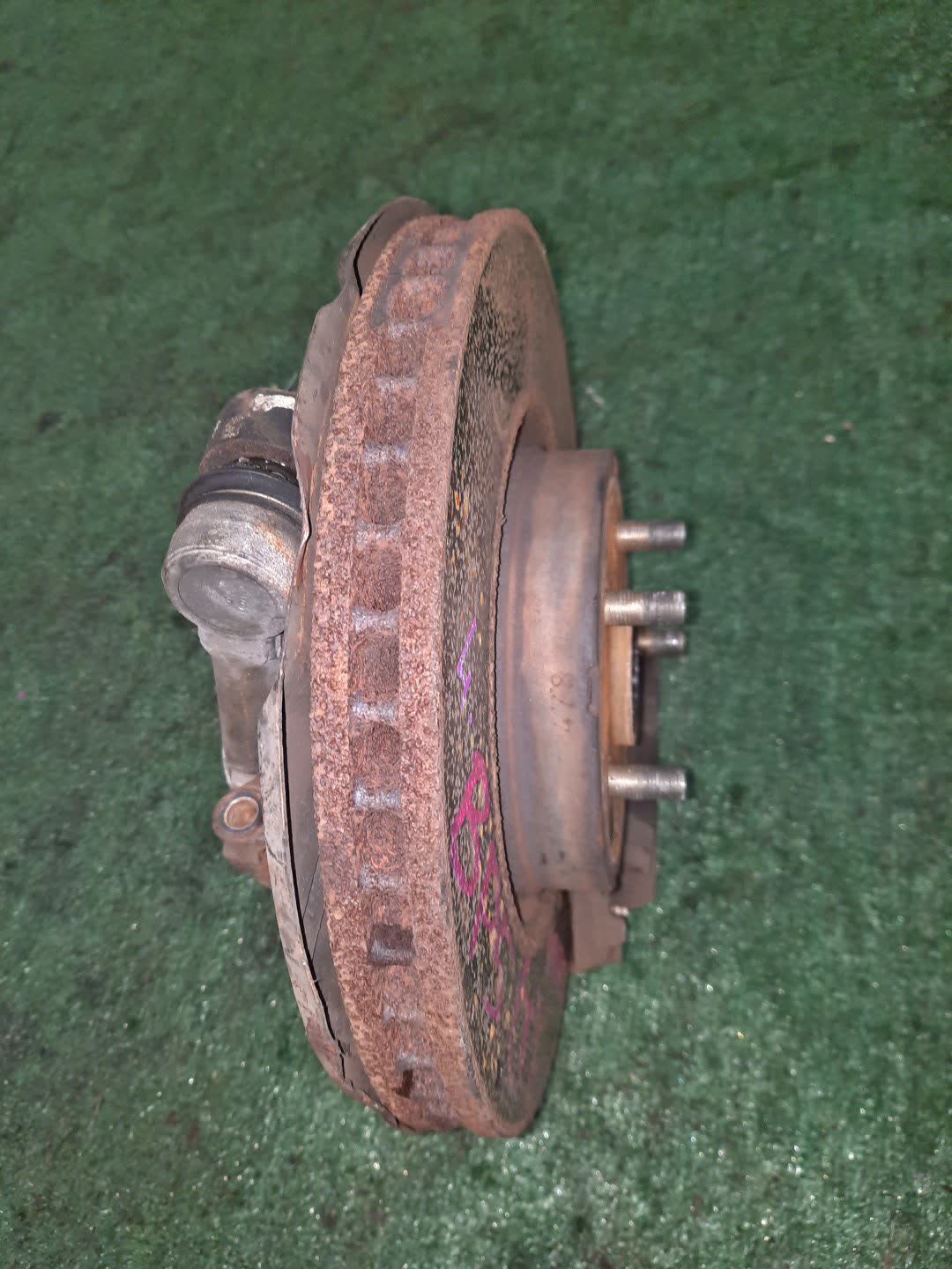 Ступица левая передняя SUBARU LEGACY, OUTBACK, LEGACY B4 BL5, BP5, BPE, BLE, BL9, BP9 EJ20DE, EJ20T, EJ20E, EZ30DE, EJ25E 3 ракурс
