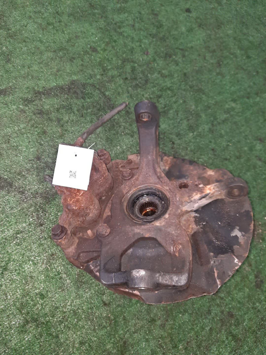 Ступица левая передняя MITSUBISHI DELICA PE6W, PD6W, PD4W, PD8W, PE8W, PF6W, PF8W 6G72, 4G64, 4M40T 2 ракурс