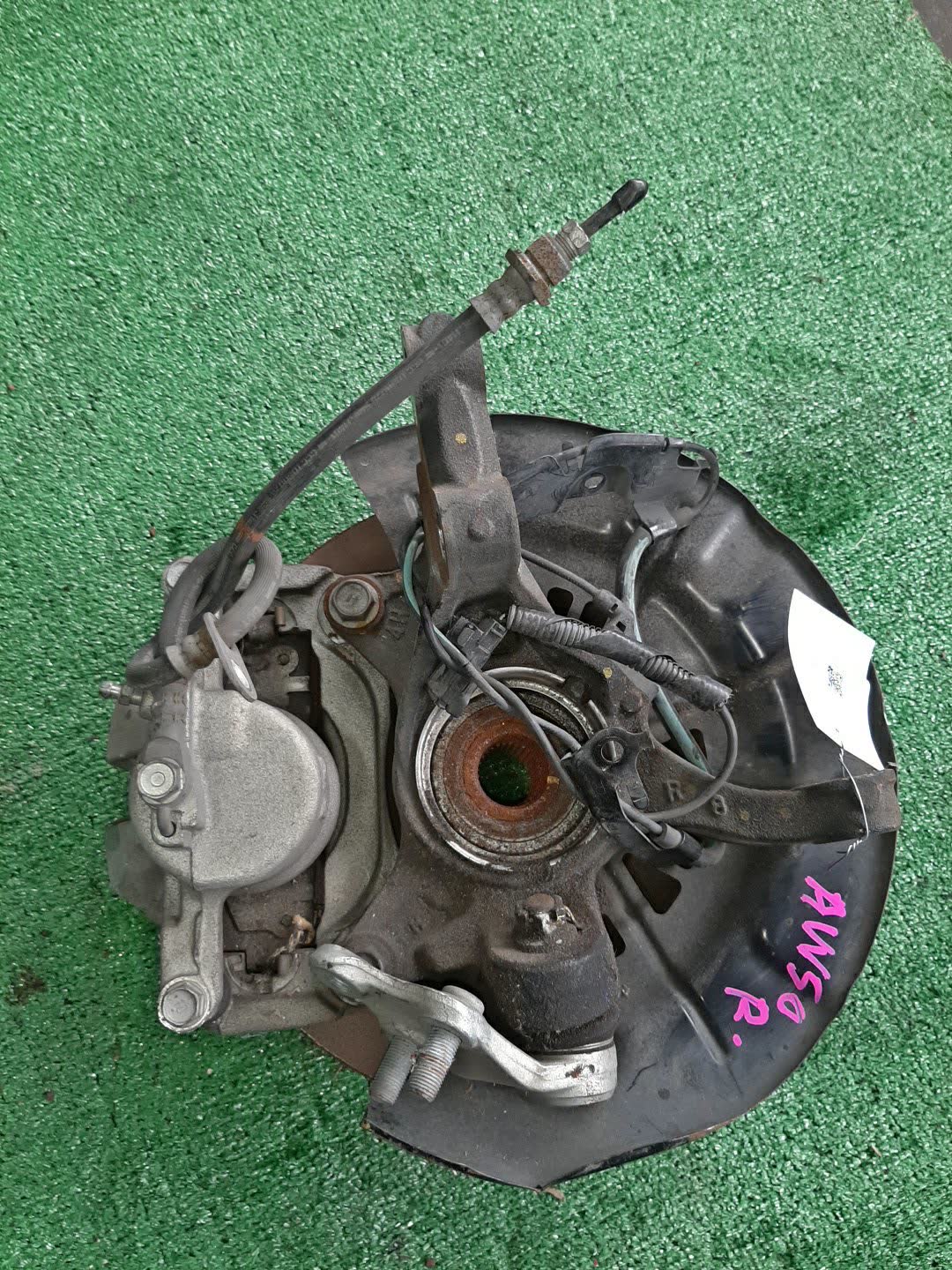 Ступица правая передняя TOYOTA CAMRY AVV50 2AR-FE 2 ракурс