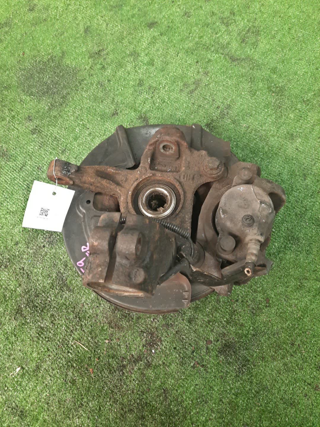 Ступица правая передняя LAND ROVER FREELANDER L359 B6324S 3 ракурс