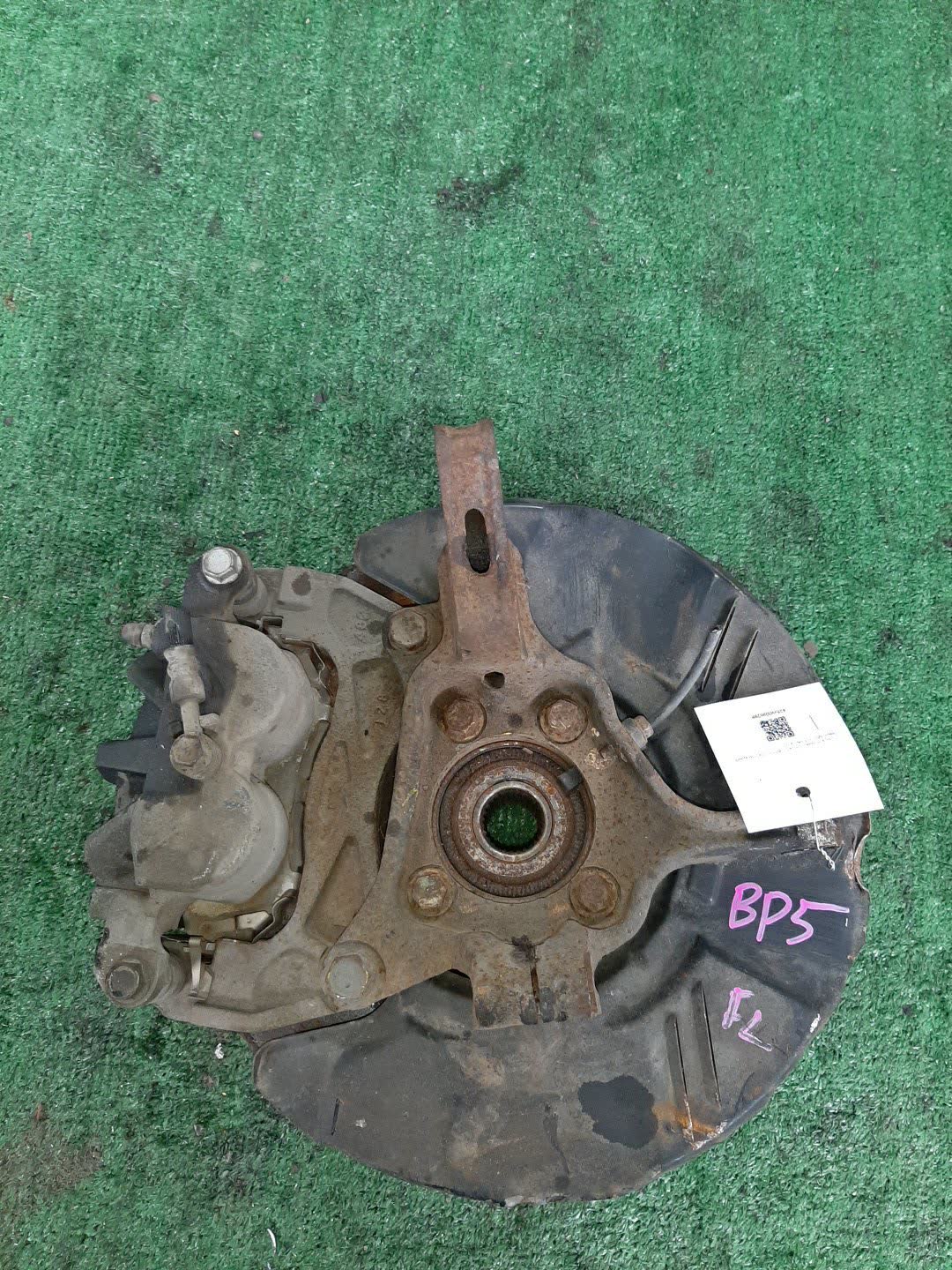 Ступица левая передняя SUBARU LEGACY, OUTBACK, LEGACY B4 BL5, BP5, BPE, BLE, BL9, BP9 EJ20DE, EJ20T, EJ20E, EZ30DE, EJ25E 2 ракурс Ступица левая передняя SUBARU LEGACY, OUTBACK, LEGACY B4 BL5, BP5, BPE, BLE, BL9, BP9 EJ20DE, EJ20T, EJ20E, EZ30DE, EJ25E 2 ракурс