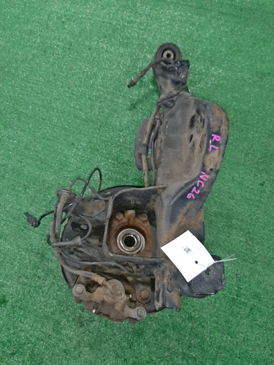 Ступица левая задняя NISSAN SERENA NC26 MR20DD 3 ракурс