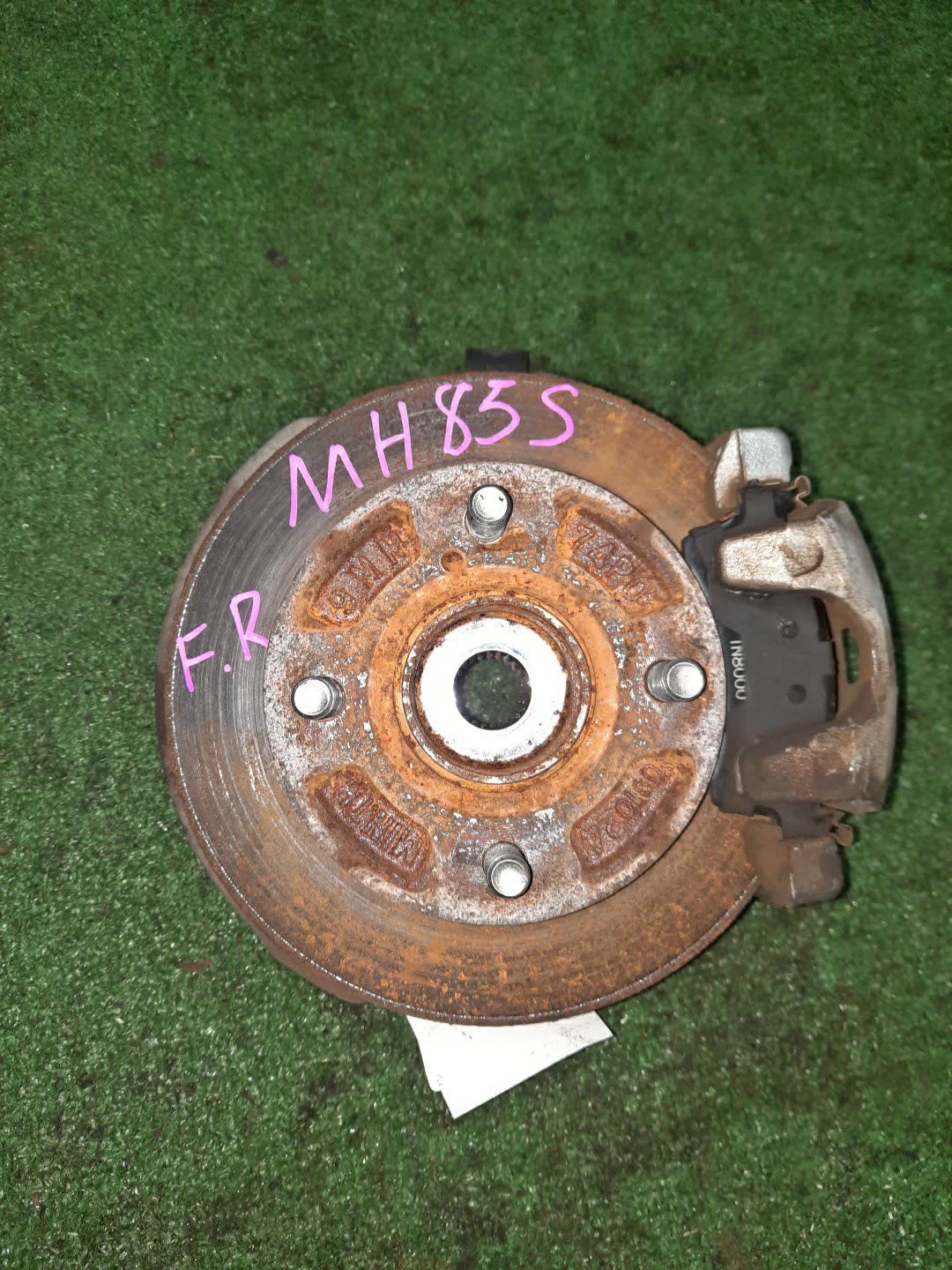 Ступица правая передняя SUZUKI WAGON R MH85S R06D 1 ракурс