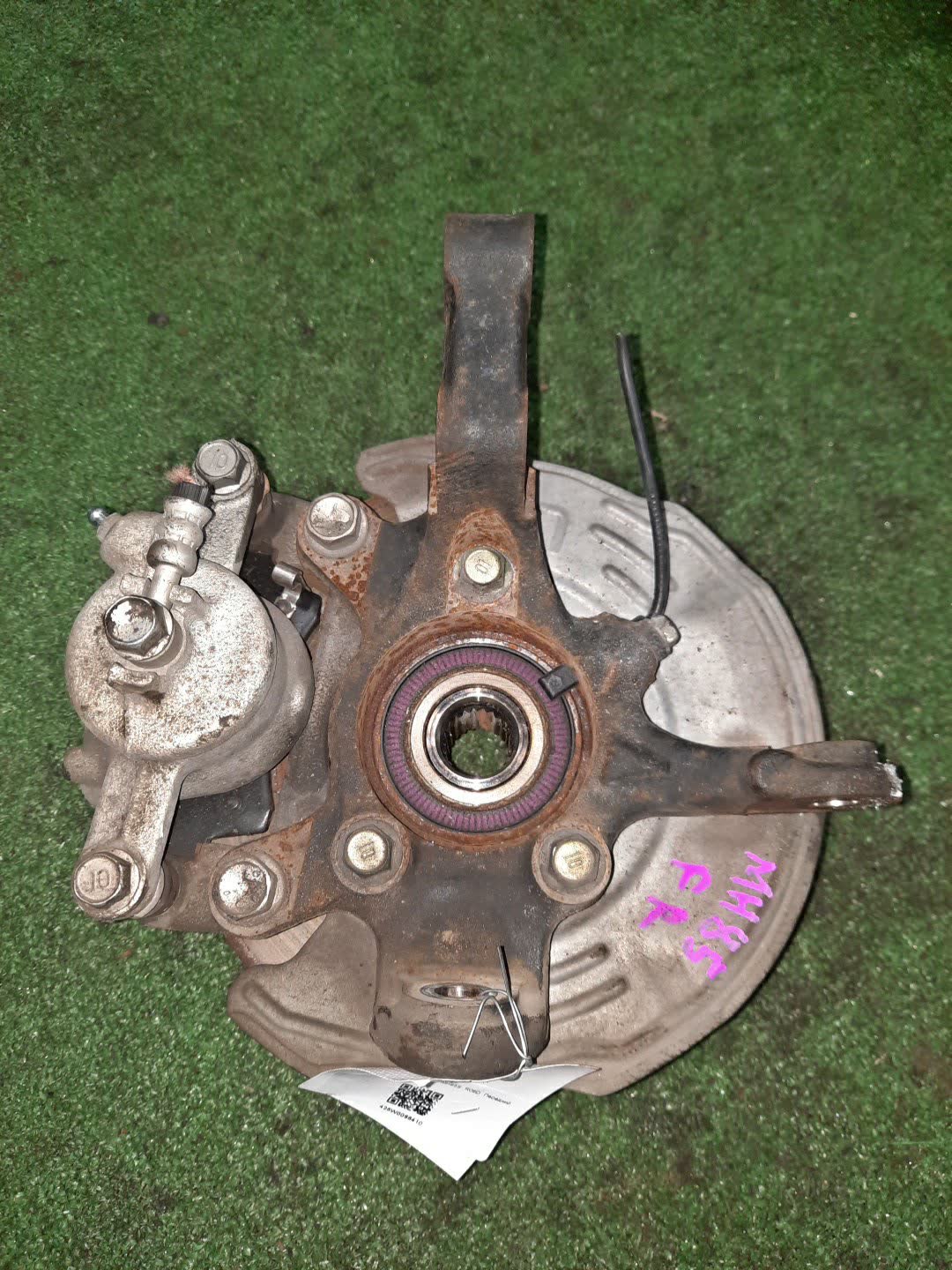 Ступица правая передняя SUZUKI WAGON R MH85S R06D 3 ракурс