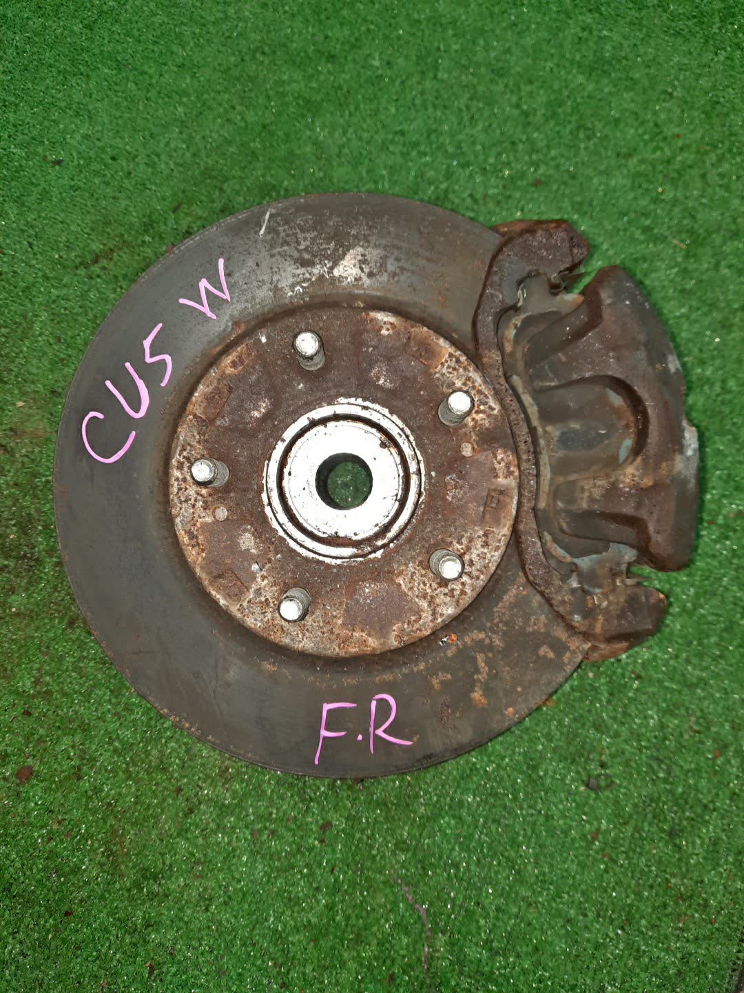 Ступица правая передняя MITSUBISHI AIRTREK CU2W, CU4W, CU5W 4G63, 4G64, 4G69 1 ракурс