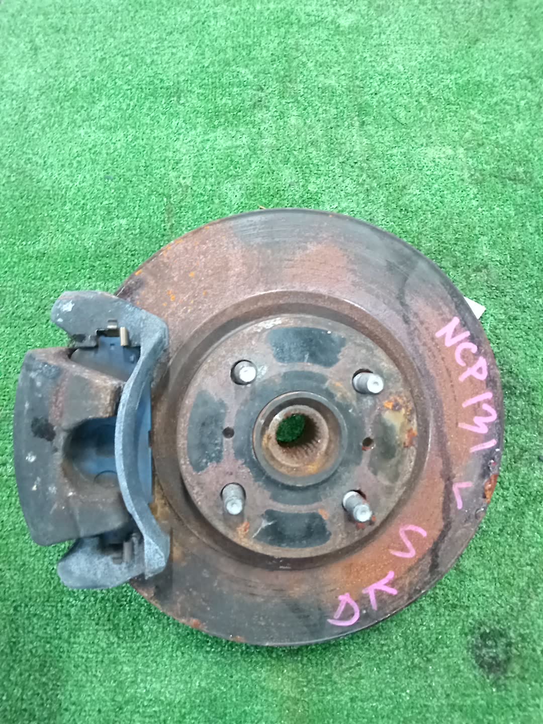 Ступица левая передняя TOYOTA VITZ , KSP130, NSP130, NHP130, NCP131 1NR-FE, 1KR-FE, 1NZ-FXE, 1NZ-FE 1 ракурс