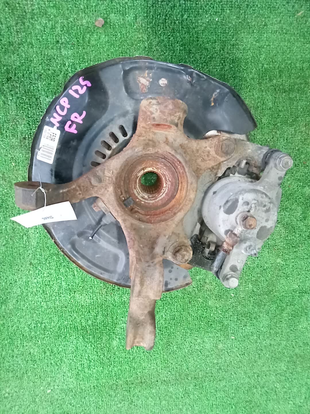Ступица правая передняя SUBARU TREZIA NCP125 1NZ-FE 3 ракурс