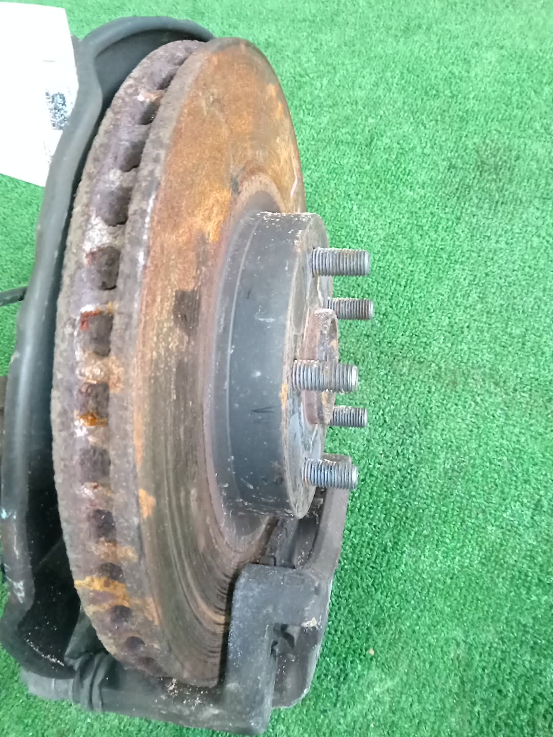 Ступица левая передняя SUBARU TREZIA NCP125 1NZ-FE 2 ракурс
