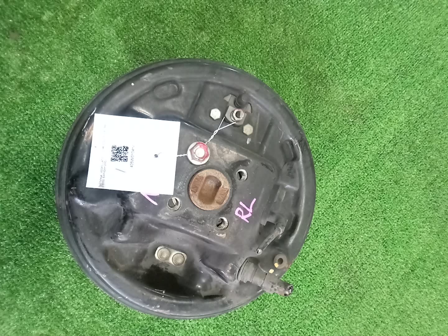 Ступица левая задняя NISSAN LATIO N17 HR12DE 2 ракурс