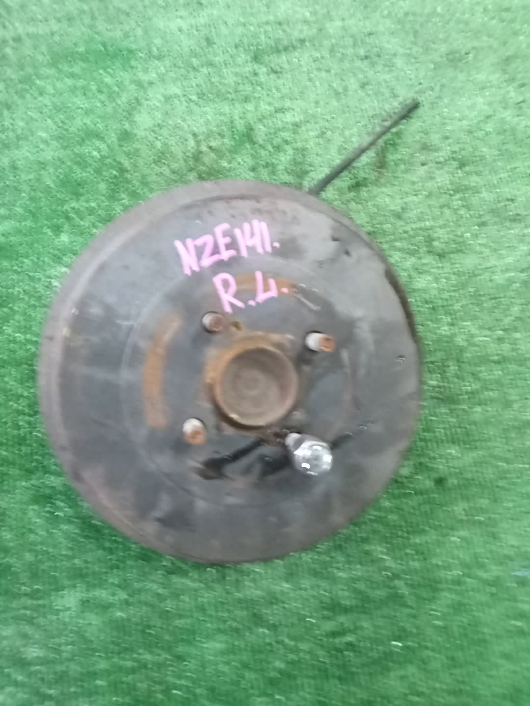 Ступица левая задняя TOYOTA AXIO, COROLLA FIELDER, COROLLA  AXIO, FIELDER NZE141, ZRE142, ZRE142G, NZE141G 1NZ-FE, 2ZR-FAE, 2ZR-FE 1 ракурс