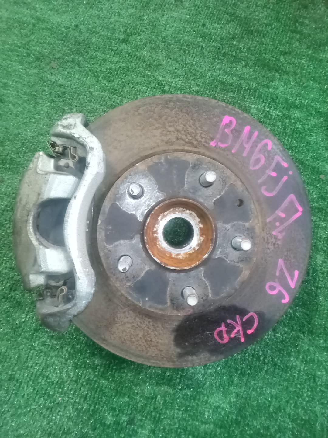 Ступица левая передняя MAZDA AXELA BM6FJ Z6 1 ракурс Ступица левая передняя MAZDA AXELA BM6FJ Z6 1 ракурс