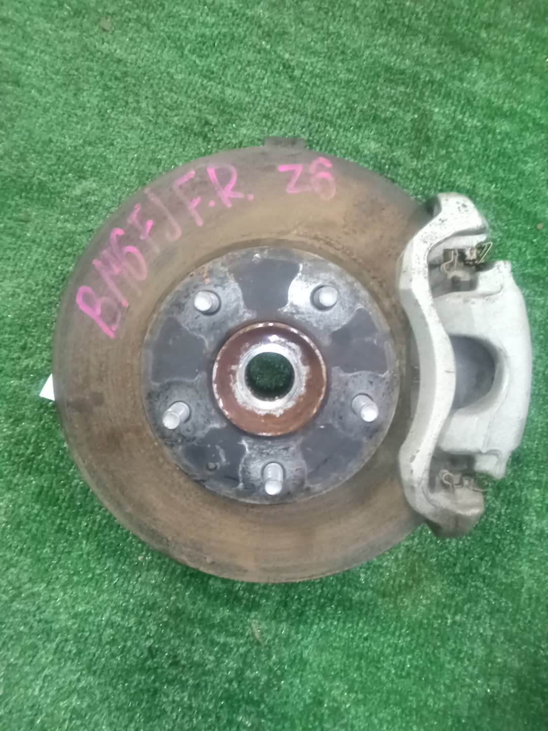 Ступица правая передняя MAZDA AXELA BM6FJ Z6 1 ракурс Ступица правая передняя MAZDA AXELA BM6FJ Z6 1 ракурс