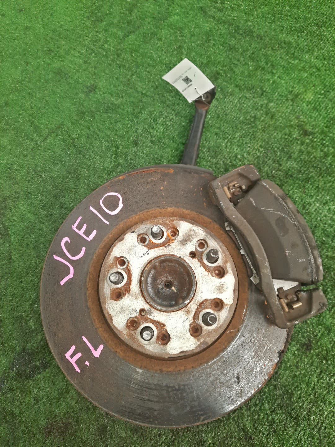 Ступица левая передняя TOYOTA ALTEZZA JCE10 2JZ-GE 1 ракурс