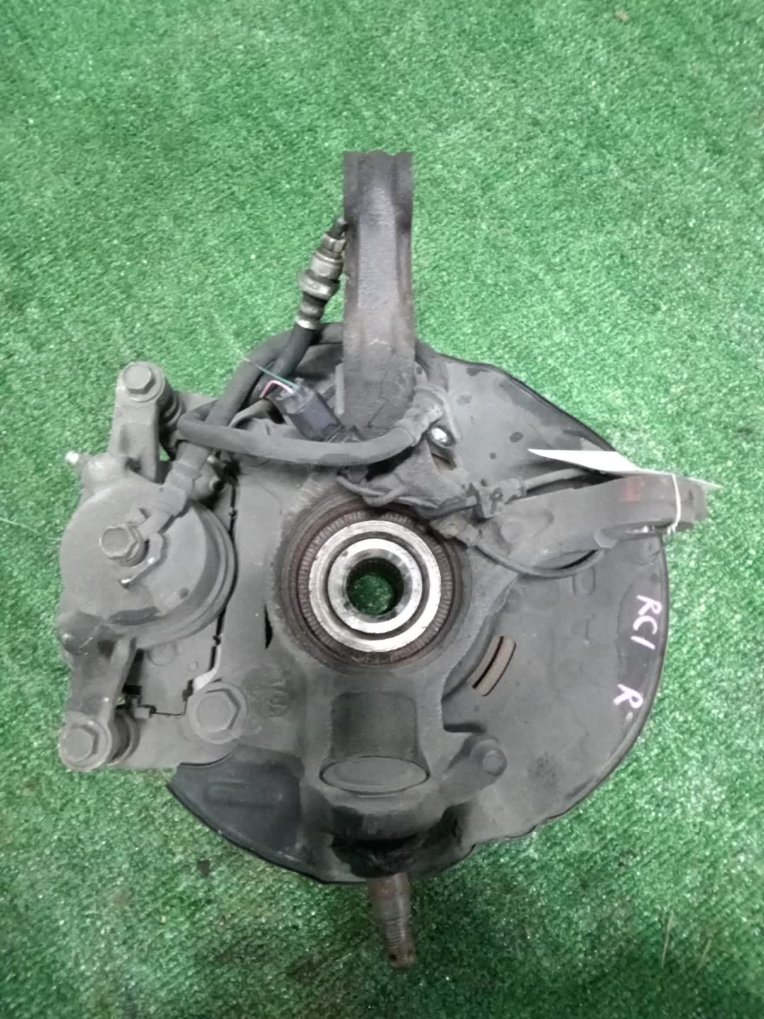 Ступица правая передняя HONDA ODYSSEY RC1 K24W 2 ракурс